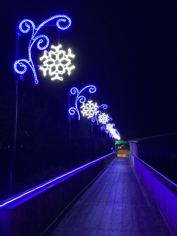 SNOWFLAKE WALKWAY